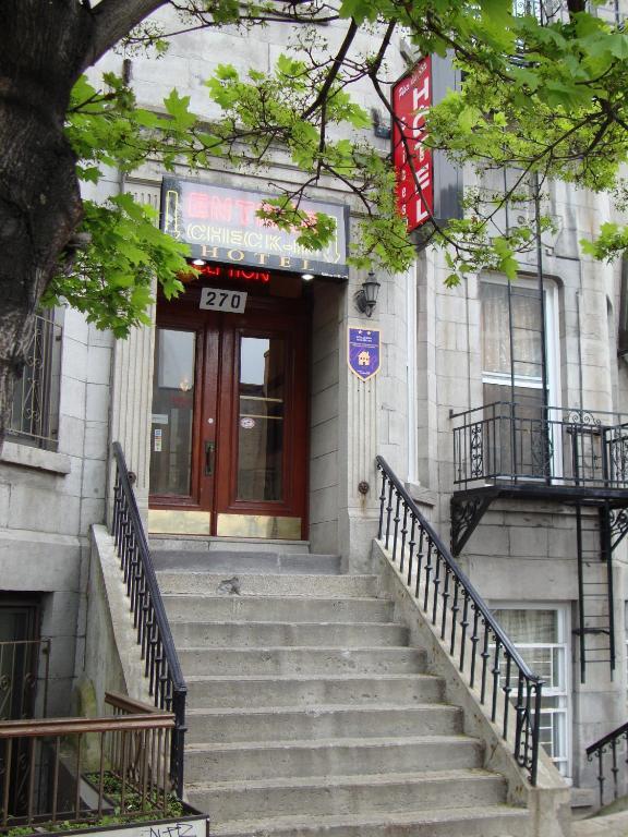 Hotel & Suites Place Des Arts Монреал Екстериор снимка